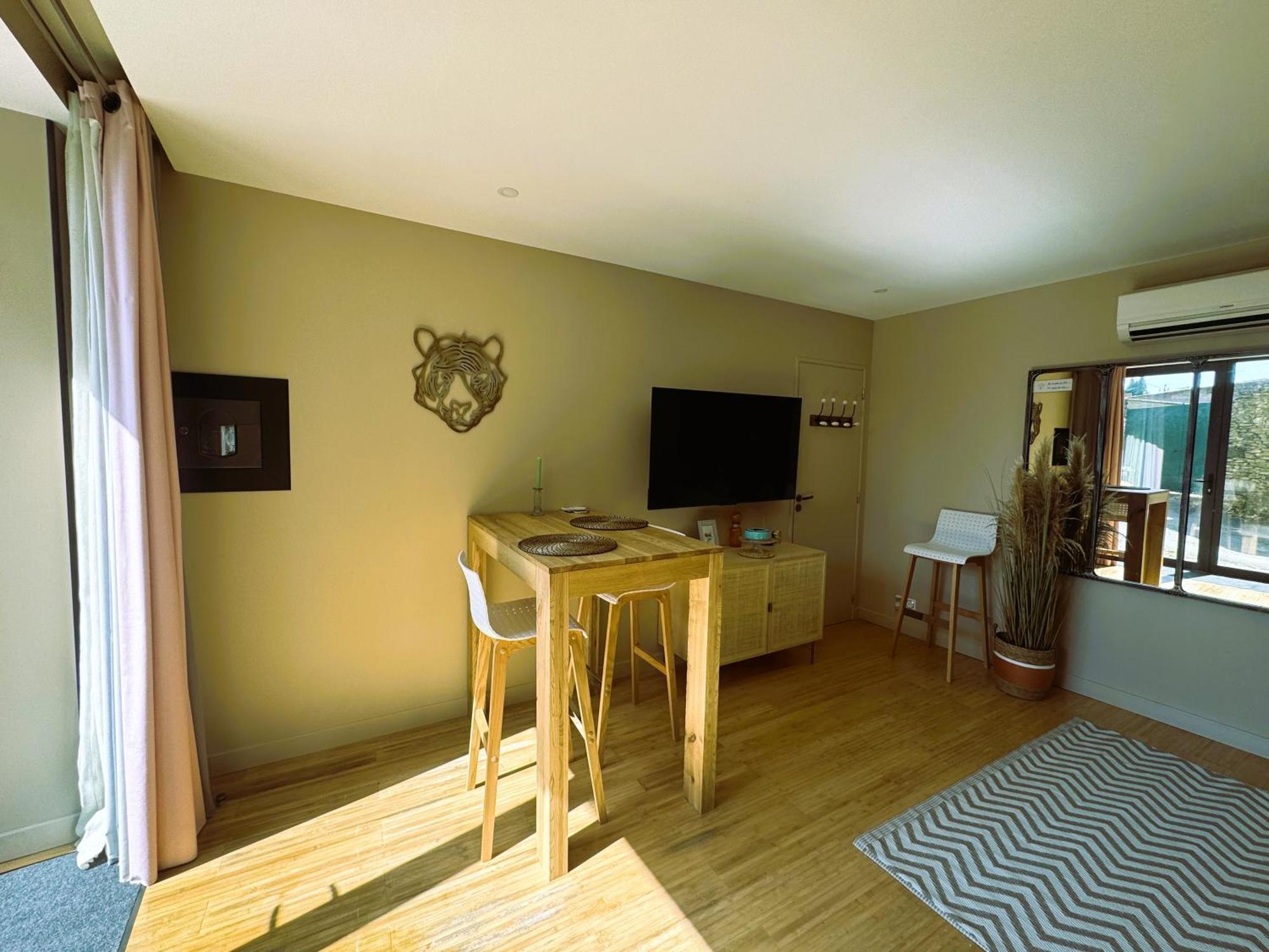 Le Dix - Classic Room - Vallabrix Proche Uzes Zewnętrze zdjęcie